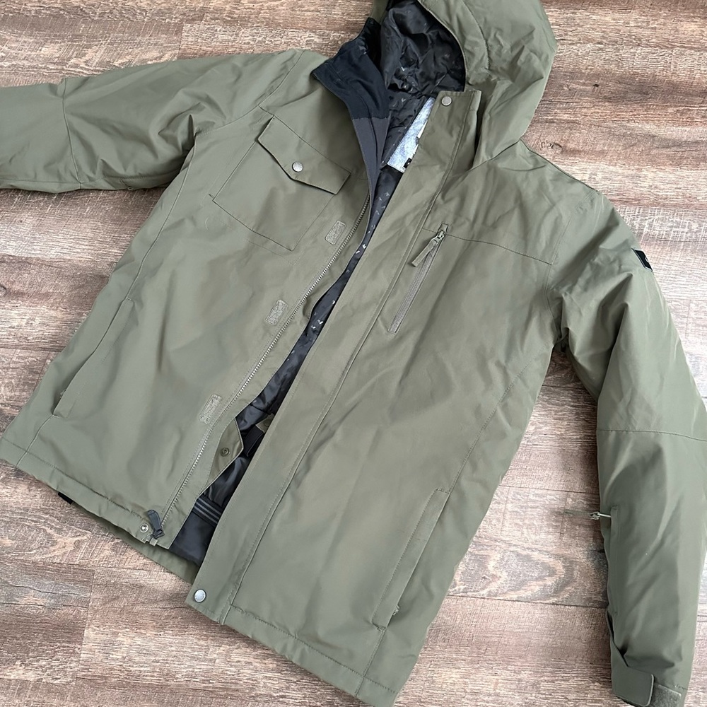 Men’s Large Quiksilver Snowboard/Ski Jacket